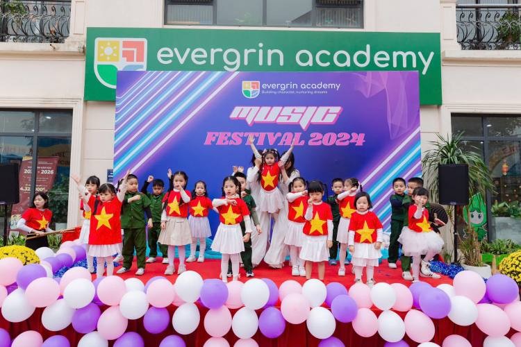 Qibi Montessori - Evergrin Academy: Phối hợp tổ chức thành công đại nhạc hội âm nhạc Music Festival